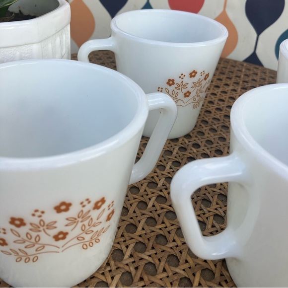 Pyrex Vintage D-Handled Summer Impressions Milk Glass Coffee Mug Set of 4 - Picture 13 of 14